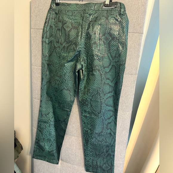 NWT, joes snakeskin green pant - Picture 5 of 8